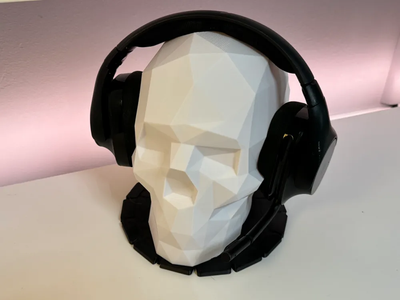 Headphone Stand low poly skull Head_img_1