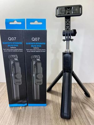 Q07 Bluetooth Selfie Stick And Bluetooth Remote Control (with light)_img_1