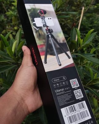 Ulanzi MT11 Octopus Tripod For DSLR Camera & Smartphones_img_1