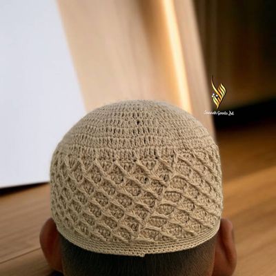 হাতে বোনা সুতার টুপি_img_0