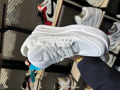 Triple White_img_1