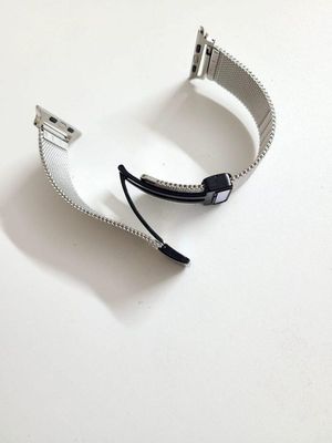 Spigen Magnetic Strap-42/44/45/49mm For Smart Watch – Silver Color_img_1