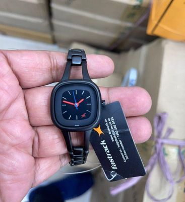 Fastrack Ladies Watch NS6147NM02 Quartz Analog Black Dial Metal Strap Watch for Girls_img_0