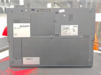 Fujitsu LifeBook U7410 | Core i5 10th Gen | 8GB RAM 256GB SSD | 14.1-inch Display_img_6