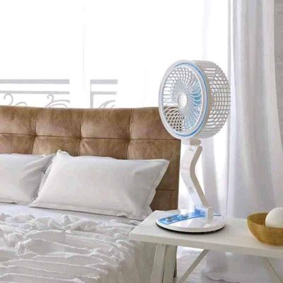 রিচার্জেবল ফোল্ডিং টেবিল ফ্যান উইথ LED লাইট (1 Piece)_img_1