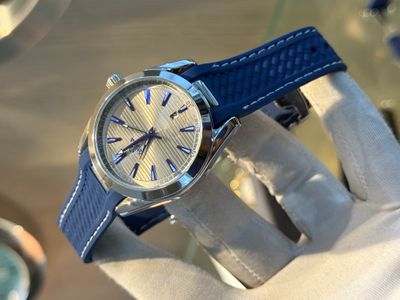 OMEGA AQUA TERRA SILVER DIAL BLUE BELT_img_0