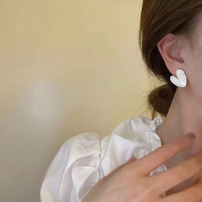 Heart ear stud_img_1