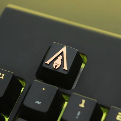 Assassin's Creed - Gold - Zinc-plated Aluminum Artisan R4 Keycaps_img_0