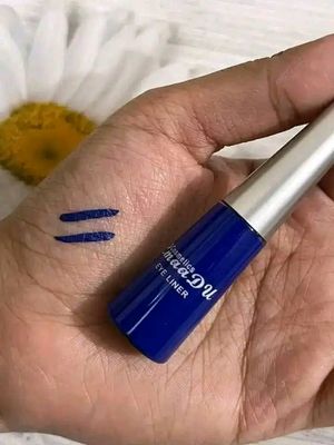Cmmadi blue matte 𝐪𝐮𝐢𝐜𝐤 𝐝𝐫𝐲𝐢𝐧𝐠 𝐜𝐨𝐥𝐨𝐫𝐟𝐮𝐥 Eyeliner_img_1