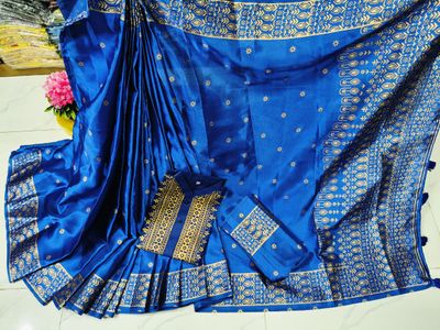 Premium Bodhuya Japani Silk Saree & Panjabi Set_img_2