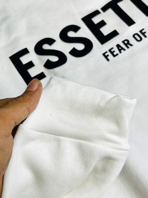 ESSETIALS_img_4