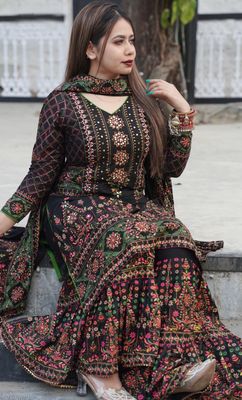 প্রিমিয়াম গাউন থ্রি পিস  (অরিজিনাল)_img_0