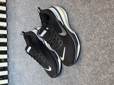ZoomX Invincible Black_img_0