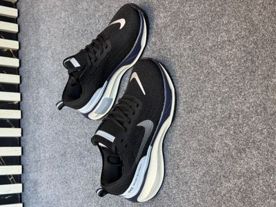 ZoomX Invincible Black_img_2