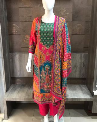 Fashionable Dubai Silk Three Piece_img_0