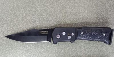 knife Cutting-Edge Excellence with Precision and Style_img_0
