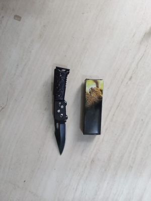 knife Cutting-Edge Excellence with Precision and Style_img_1