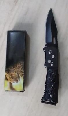 knife Cutting-Edge Excellence with Precision and Style_img_2