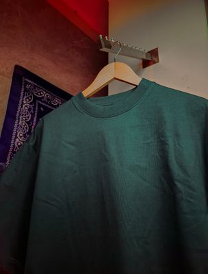 250+ GSM HEAVYWEIGHT DROPSHOLDER T-SHIRT IN DARK GREEN._img_0