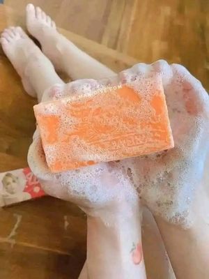 White Aura Miracle Carrot Soap_img_1