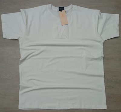 Men's premium quality round neck t-shirts._img_18