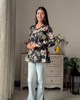 Black Floral Printed V Neck Full Sleeve Pure Cotton Top_img_2