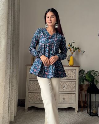 Blue Small Booti V Neck Peplum Top_img_0