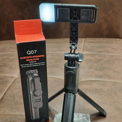 Q07 Bluetooth Integrated Selfie Stick – Tripod Stand with Remote Shutter_img_1
