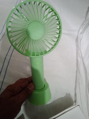 (CODE 83) PORTABLE MINI CHARGER FAN._img_1