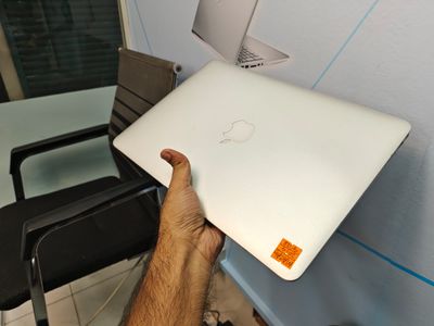 Apple MacBook Air 2014 | Intel Core i5 4GB RAM 128GB SSD | 13.3-inch Display_img_2