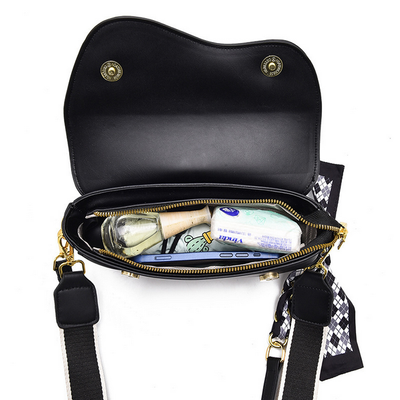 Saddle Luxe Shoulder Bag_img_4