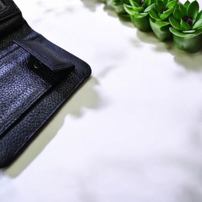100% Genuine Leather (Black Wallet)_img_2