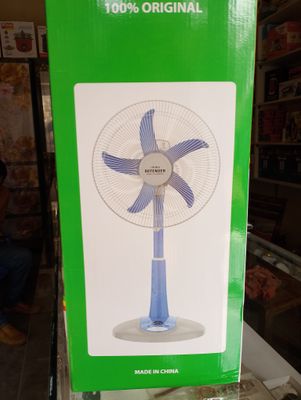 Noha defender rechargeable 16" halfstand charger fan._img_4