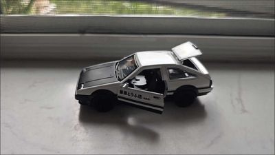 1:36 Initial D Toyota Sprinter Trueno AE86 Diecast Model_img_2