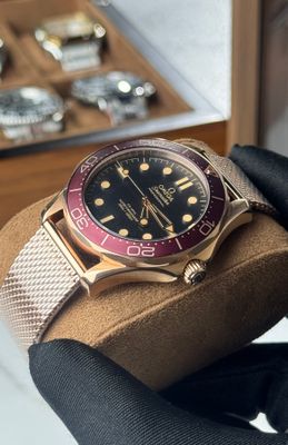 Omega 007 Red_img_1
