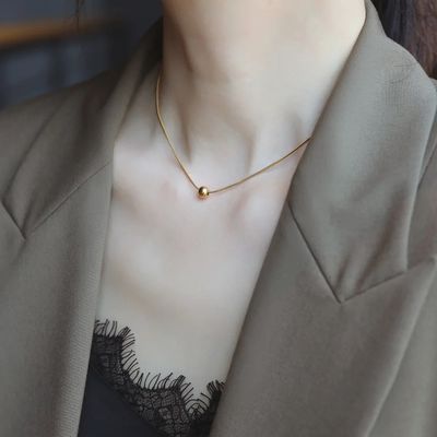 Small ball neckpiece_img_1