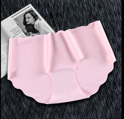 Women Ice Silk Traceless ultra-thin Wave Girls Comfortable Breathable Solid Color mid Waist Triangle Underwear  Breathable Briefs Cozy Lingerie Soft Comfortable Underpants_img_13