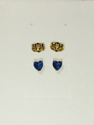 Blu heart shaped CZ stud earrings 4mm_img_0