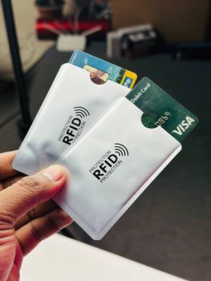 Anti Rfid Card Holder NFC Blocking Reader Case Protection Aluminium – 1pc – Silver_img_0