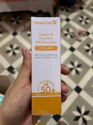 WishCare Vitamin C Pure Glow Milk Sunscreen_img_0