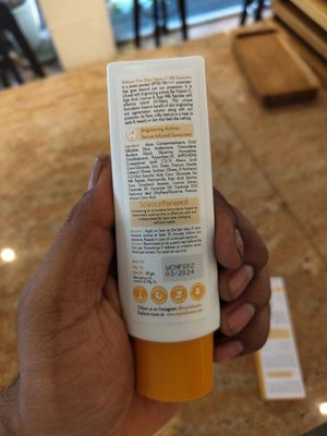 WishCare Vitamin C Pure Glow Milk Sunscreen_img_2