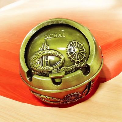 1pcs Windproof Press Rotating Lid Ashtray Metal Modern Gift Home el Rotating r Ashtray Office For Men D1H9_img_0