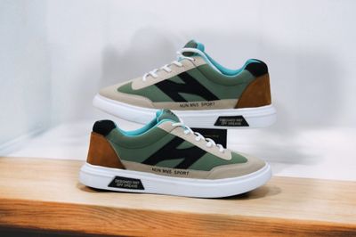 Premium Fashionable Sneaker(ADS-9)