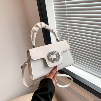 Hendhild Stone Party bag_img_1