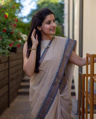 Handloom off white ash par saree_img_0