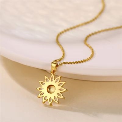 Golden Vermiculite To Sunflower Pendant Personalized Titanium Steel Necklace Women Fresh Trend Fashion Jewelry_img_2
