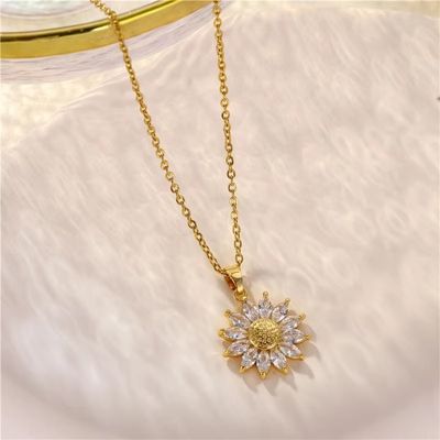 Golden Vermiculite To Sunflower Pendant Personalized Titanium Steel Necklace Women Fresh Trend Fashion Jewelry_img_5