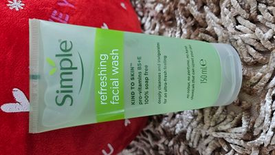 Simple Refreshing Facial Wash -150ml_img_0