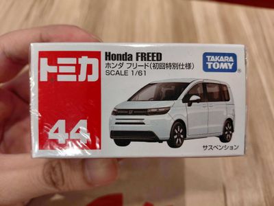 Tomica 1:64 Honda Freed Diecast Model_img_0