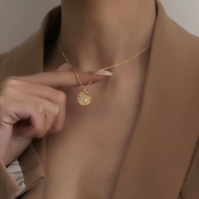 [High quality, no fading] Titanium steel light luxury eight-pointed star round zircon shell white mother-of-pearl diamond clavicle necklace✨_img_1